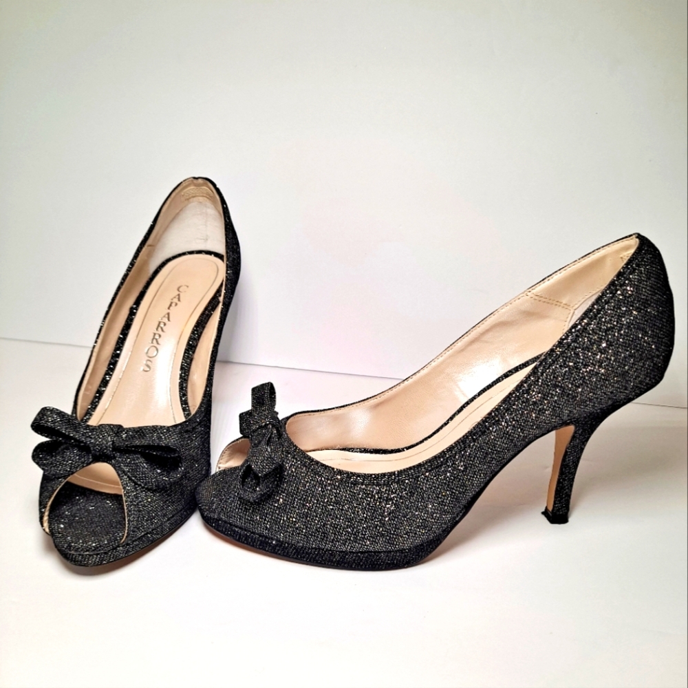 Caparros Glitter Silver Peep Toe Bow Sparkly formal shoe heels pumps Size 6.